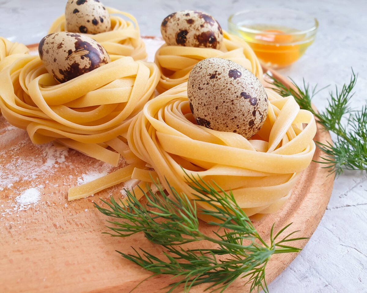 Pasta made with wheat flour and fresh quail eggs.