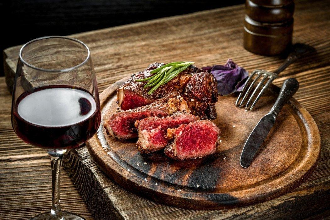 A glass of Hungarian Kékfrankos red wine is the best pairing for steak.