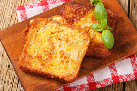 Bundás kenyér recipe for cooking a Hungarian savoury French toast of eggy bread.