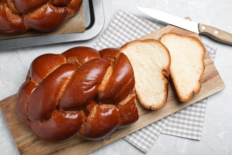 Fonott kalács recipe for baking a Hungarian plaited sweet bread similar to a braided loaf.